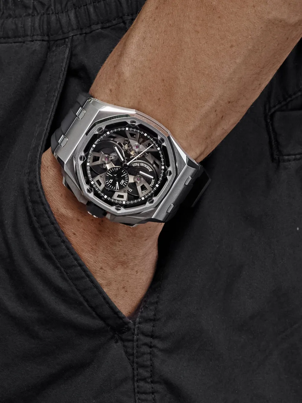 Audemars Piguet Royal Oak Offshore 42mm | Pre-Owned Chronograph Watches | Image 2
