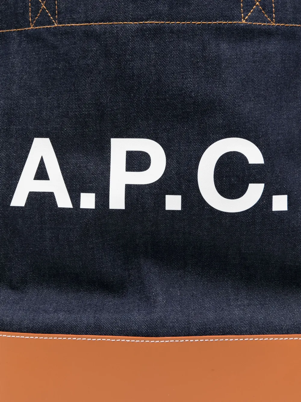 A.P.C. Medium denim shopper met logodetail Blauw