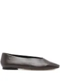 Aeyde square-toe leather flats - Brown