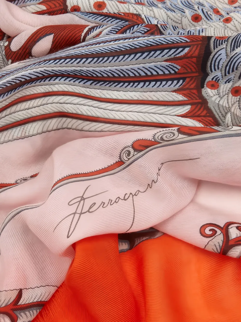 Ferragamo SUMMER2 zijden sjaal met visprint Beige