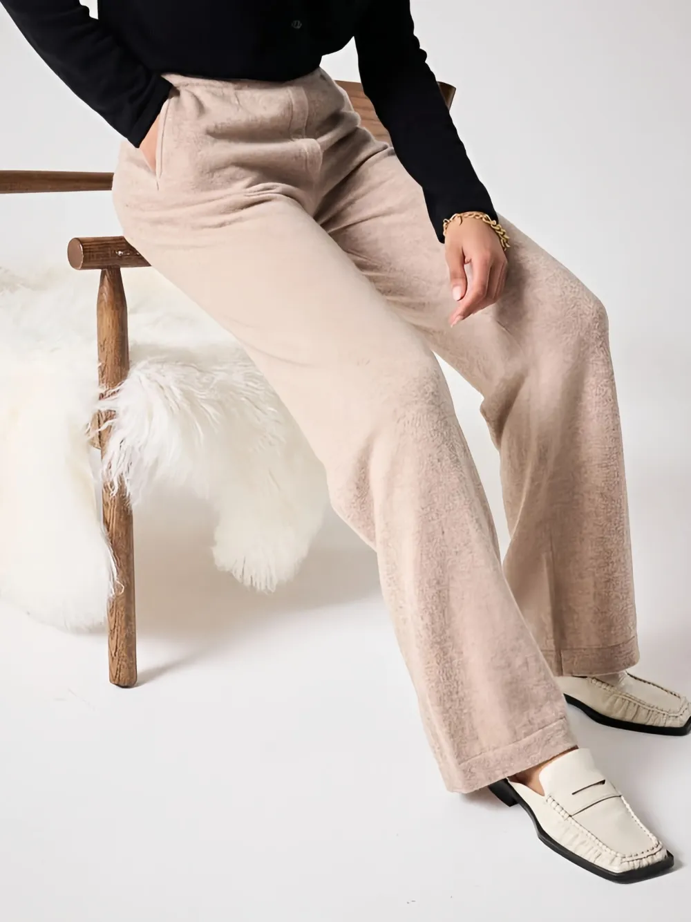 Not Shy Side-pocket Knitted Trousers In Neutral