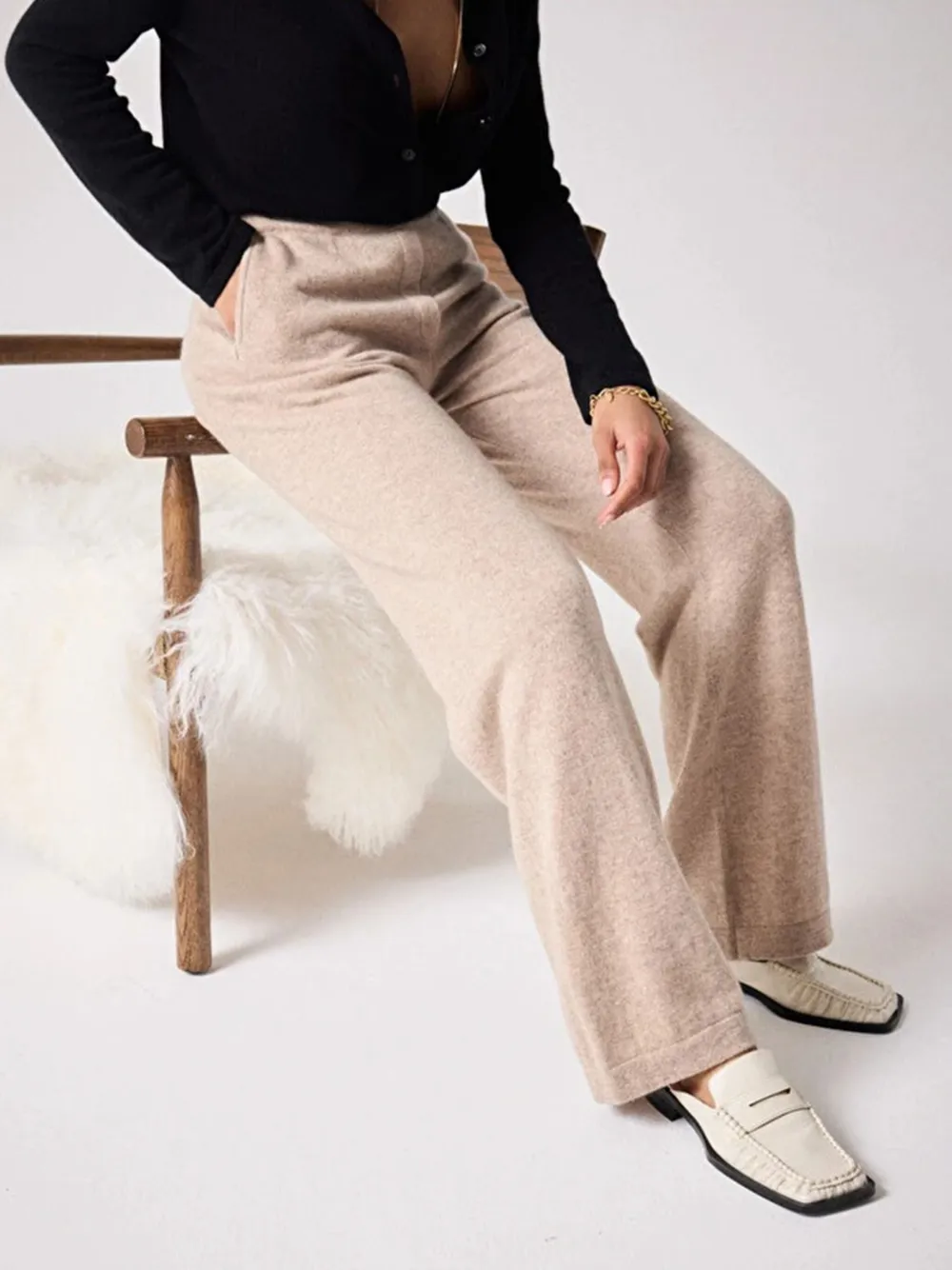 Not Shy Gebreide broek met zijzak Beige