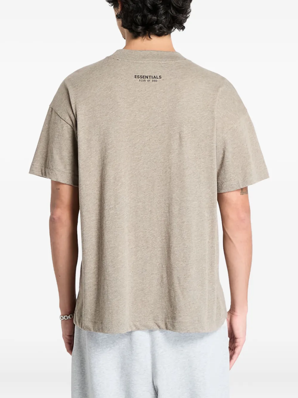 FEAR OF GOD ESSENTIALS Drie T-shirts Bruin