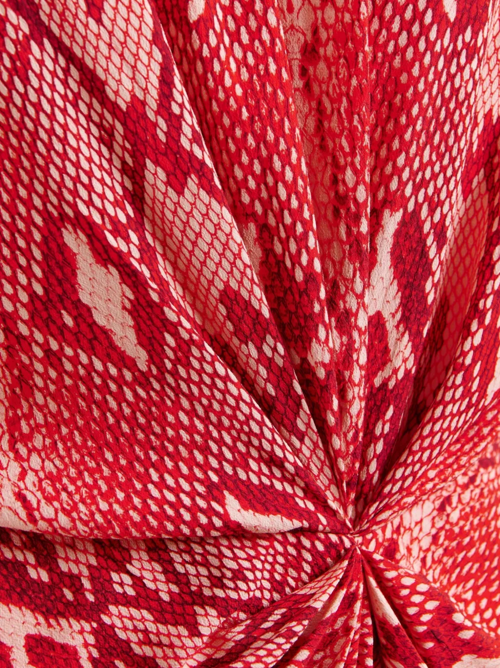 Essentiel Antwerp Gedrapeerde asymmetrische jurk met slangenprint Rood