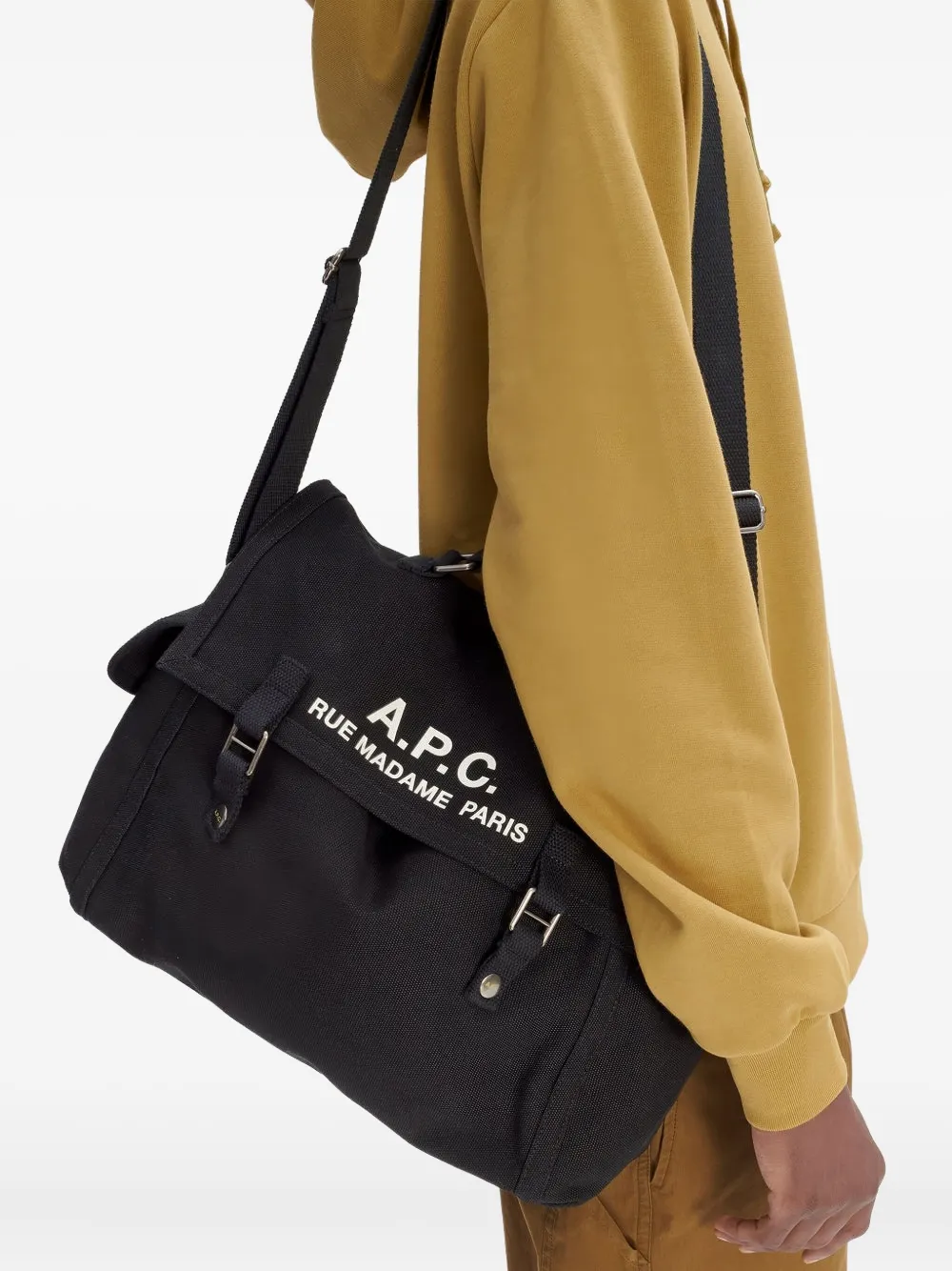 A.P.C. logo-print laptop bag | Image 2