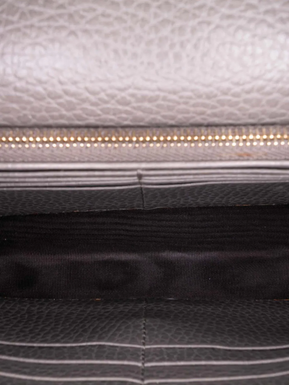 Pre-owned Gucci 2000-2015 Leather Interlocking G Dollar Wallet On Chain Crossbody Bag In Gray