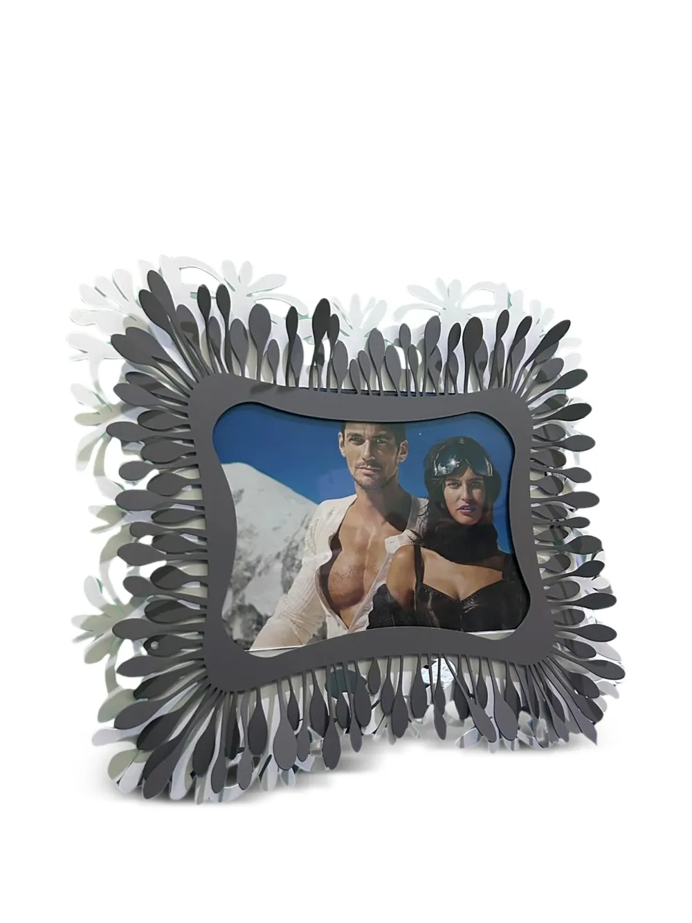 Arti & Mestieri floral-motif photo frame (30cm x 34cm) | Picture & Photo Frames | Image 2