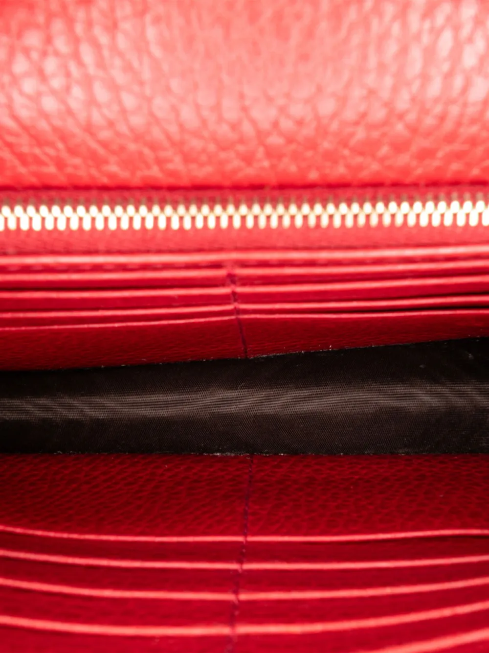 Pre-owned Gucci 2016-2025 Leather Interlocking G Dollar Wallet On Chain Crossbody Bag In Red
