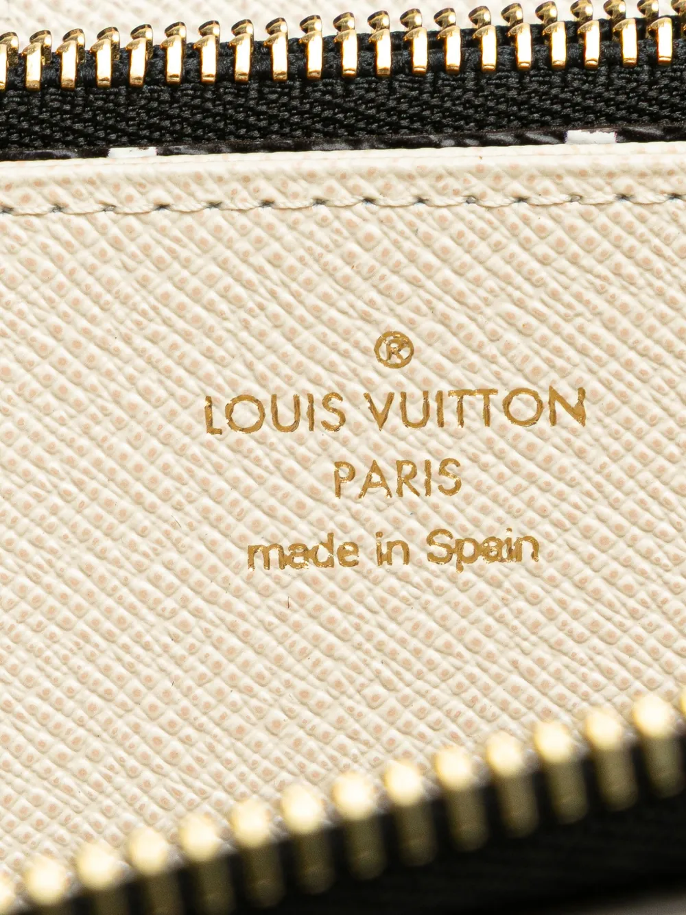 Pre-owned Louis Vuitton 2019 Monogram Giant Jungle Zippy Wallet Long Wallets In White