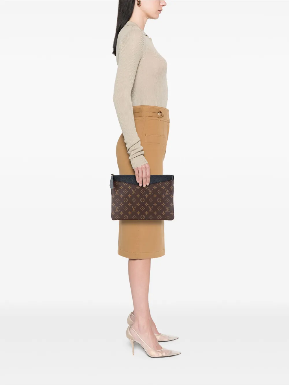 Pre-owned Louis Vuitton 2020 Monogram Daily Pouch Clutch Bag In Brown