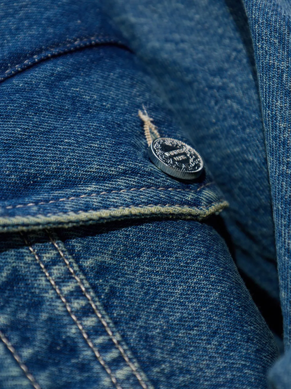 VETEMENTS button-fastening flap-pocket denim jacket Blauw
