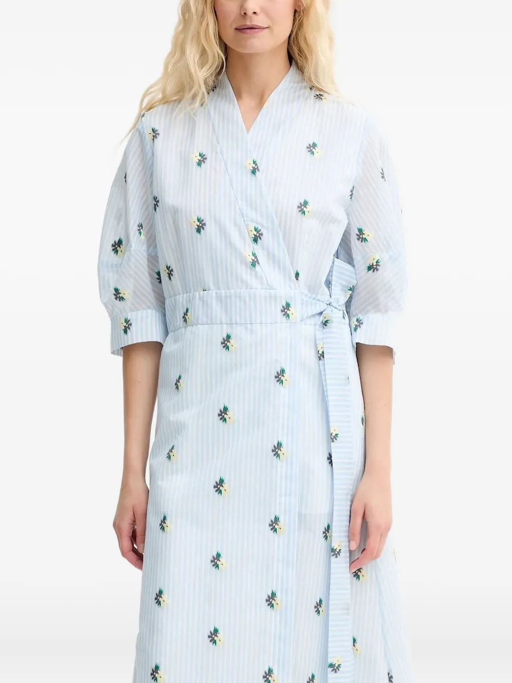 MUNTHE Pum midi-wikkeljurk met borduurwerk Blauw