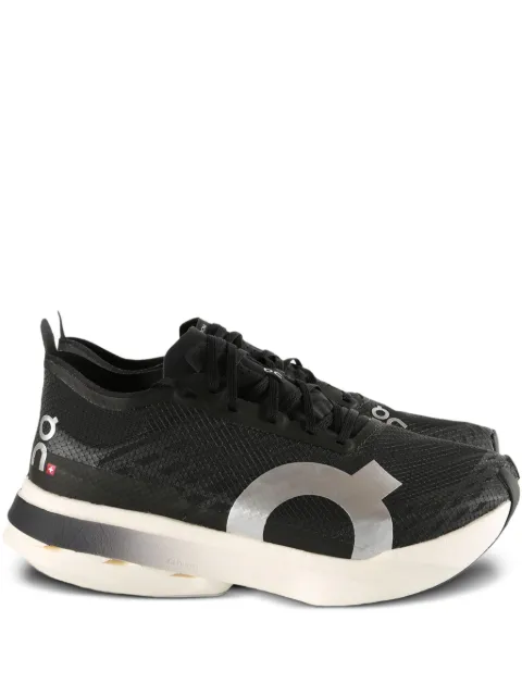 On Running Cloudboom Strike sneakers