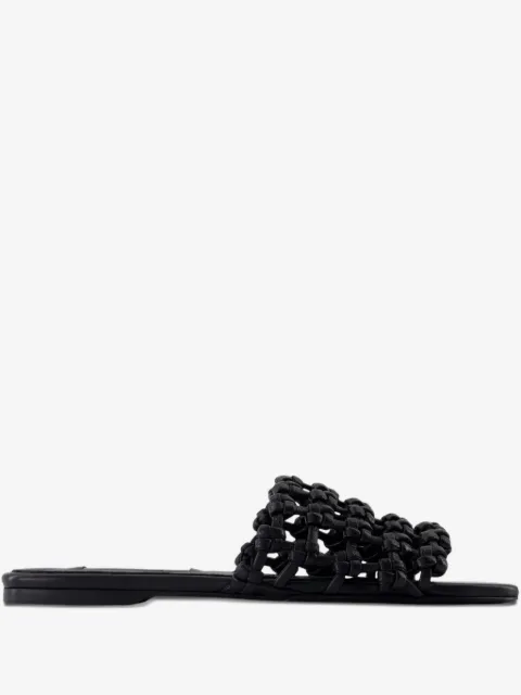 TOTEME flip flops de piel trenzada