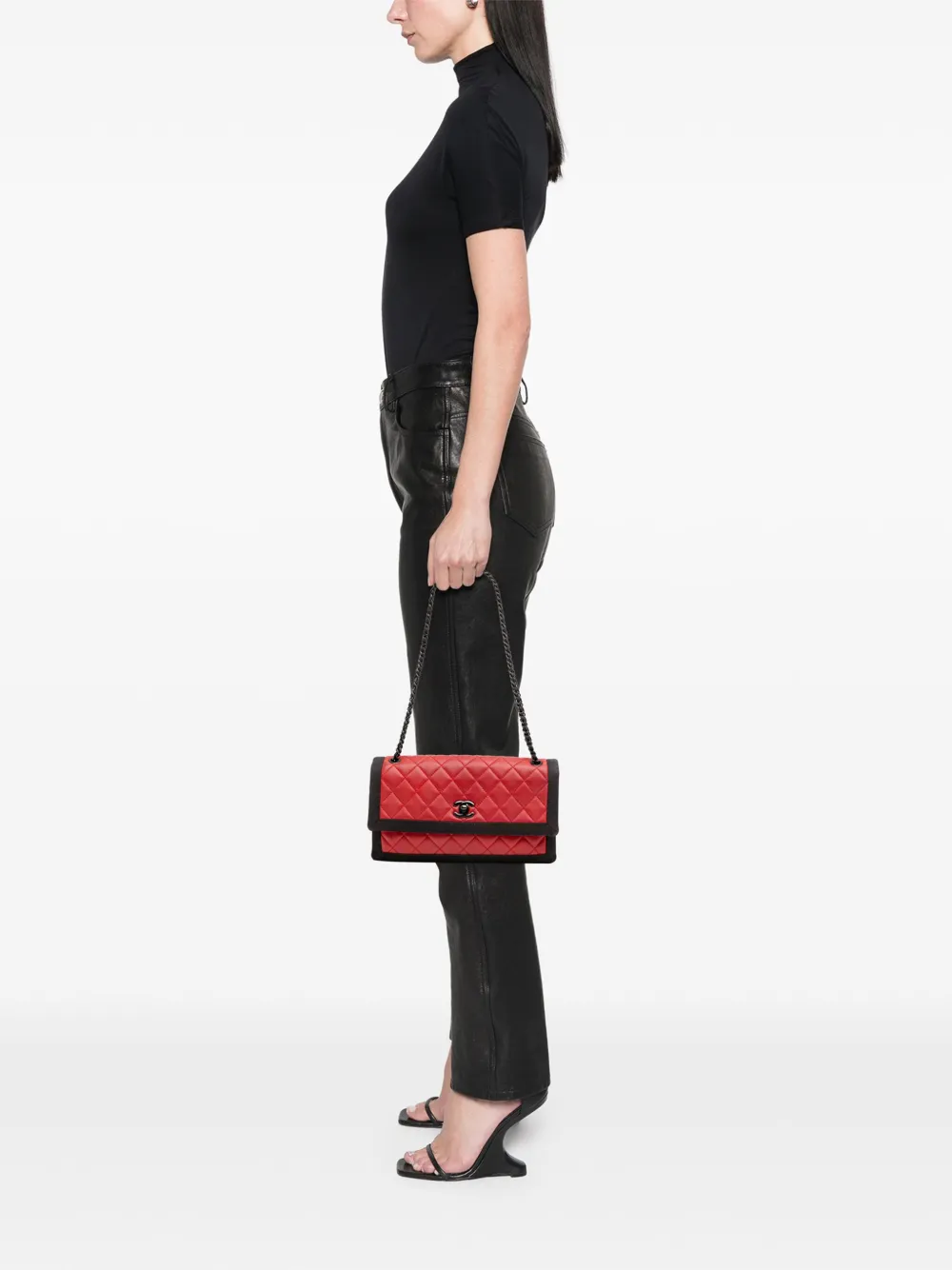 CHANEL Pre-Owned 2015-2016 Medium Quilted Lambskin Grosgrain Two Tone Flap shoulder bag | Pre-Owned | Image 2