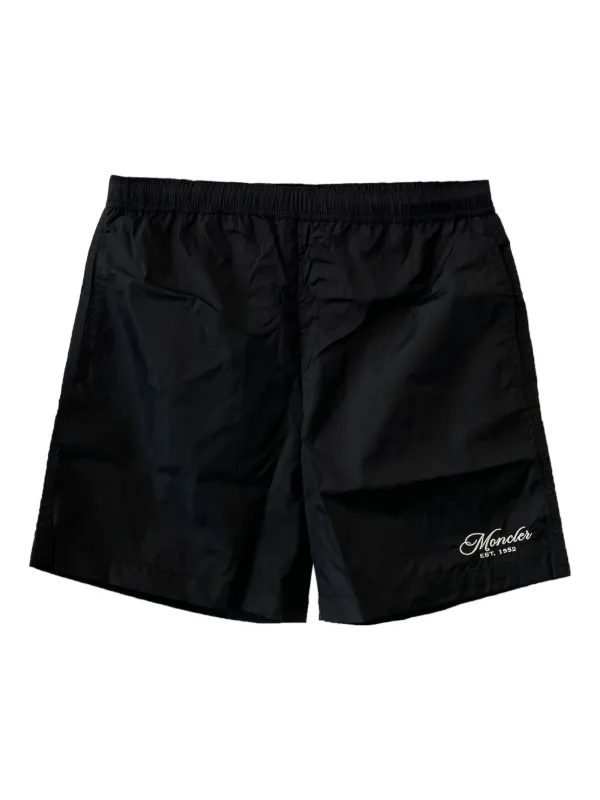 Moncler Bermuda De Praia Com Detalhe De Logo | Preto | FARFETCH BR