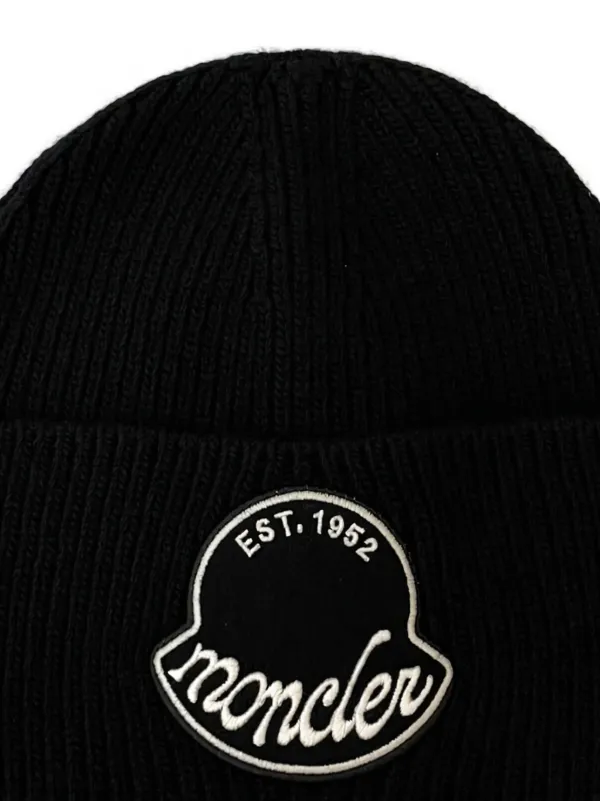 Moncler logo-patch Beanie | Black | FARFETCH