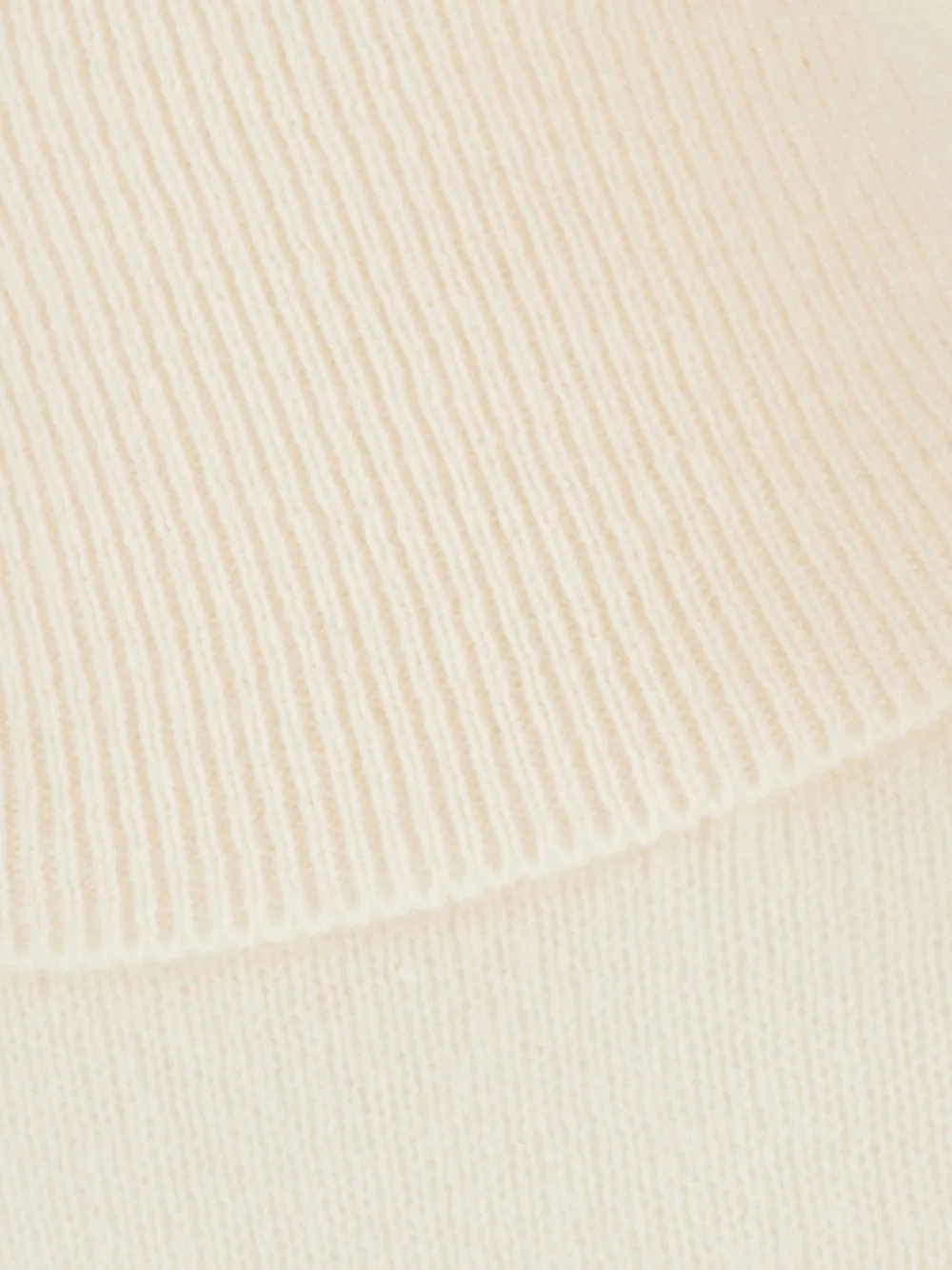 Vanisé Turtleneck Sweater In White