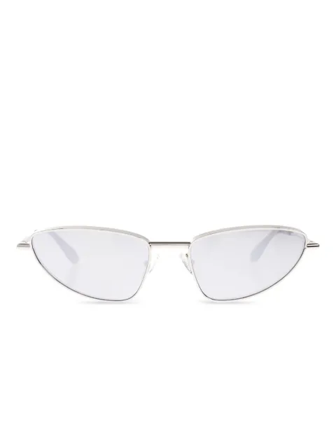 Alexander McQueen Eyewear نظارة شمس بإطار عين القطة رفيعة