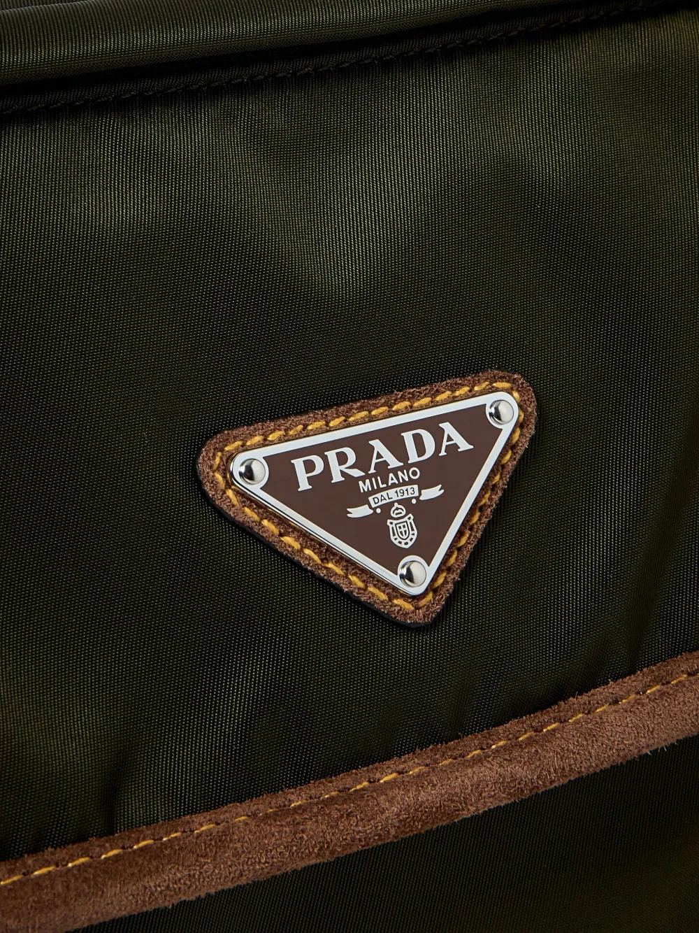 Prada logo messenger bag Bruin