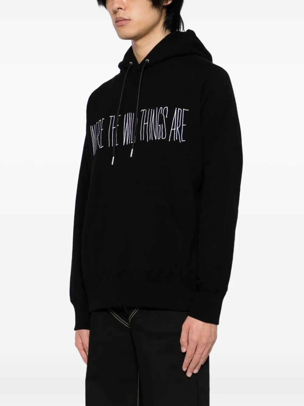 sacai slogan-embroidered hoodie Zwart