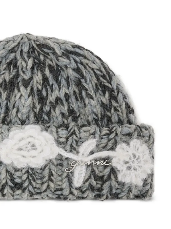 GANNI crochet-flower Beanie | Grey | FARFETCH