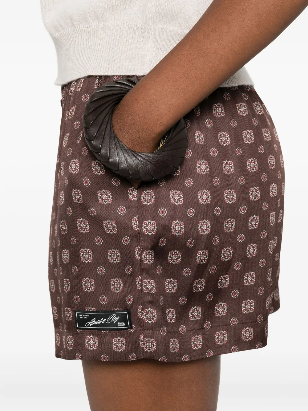 Erika Cavallini Shorts met knoopdetail Bruin