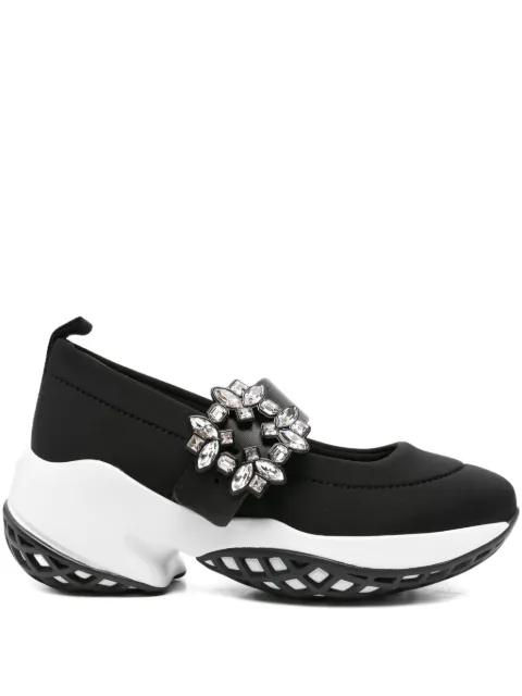 Roger Vivier tenis con hebilla y detalles de cristal