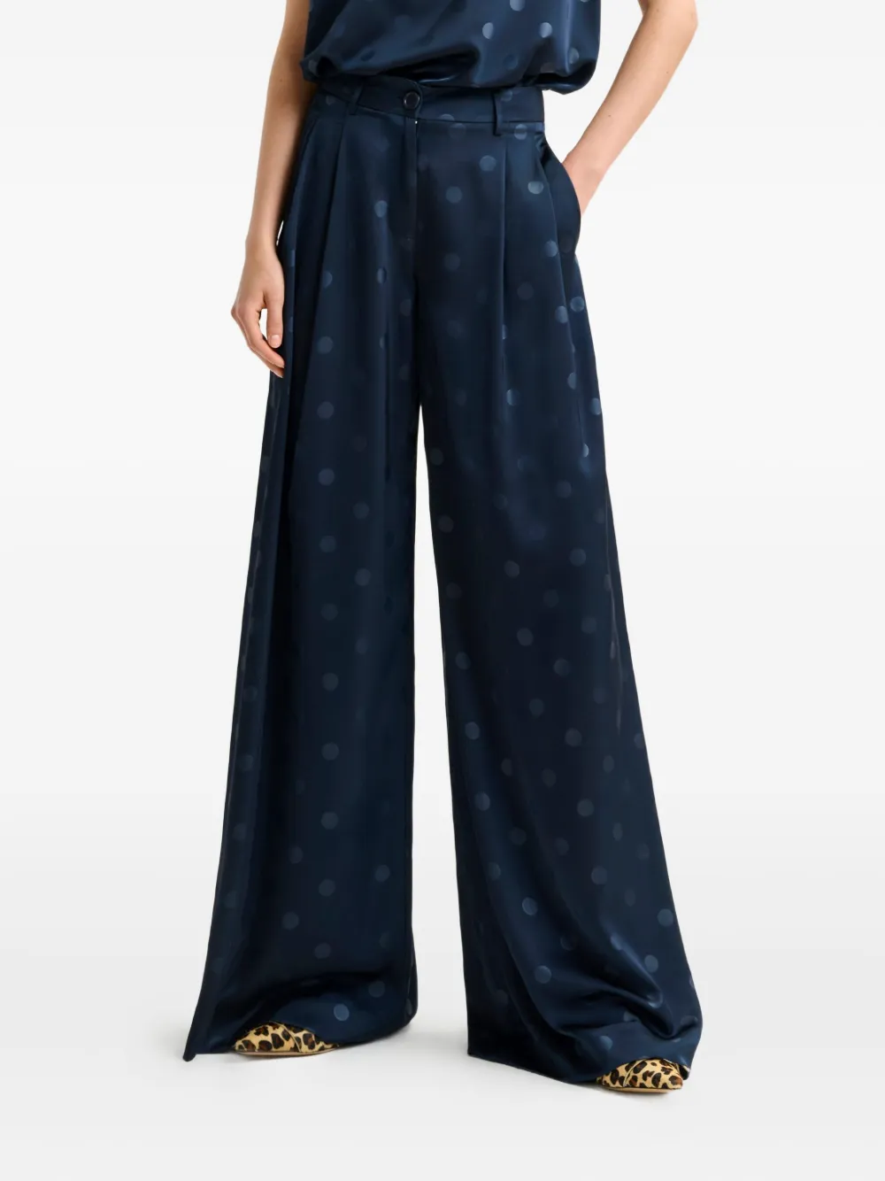 Essentiel Antwerp polka-dot pleated trousers Blauw