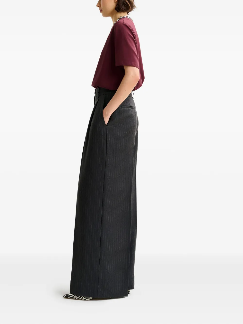 Essentiel Antwerp pleated pinstripe-pattern trousers Grijs