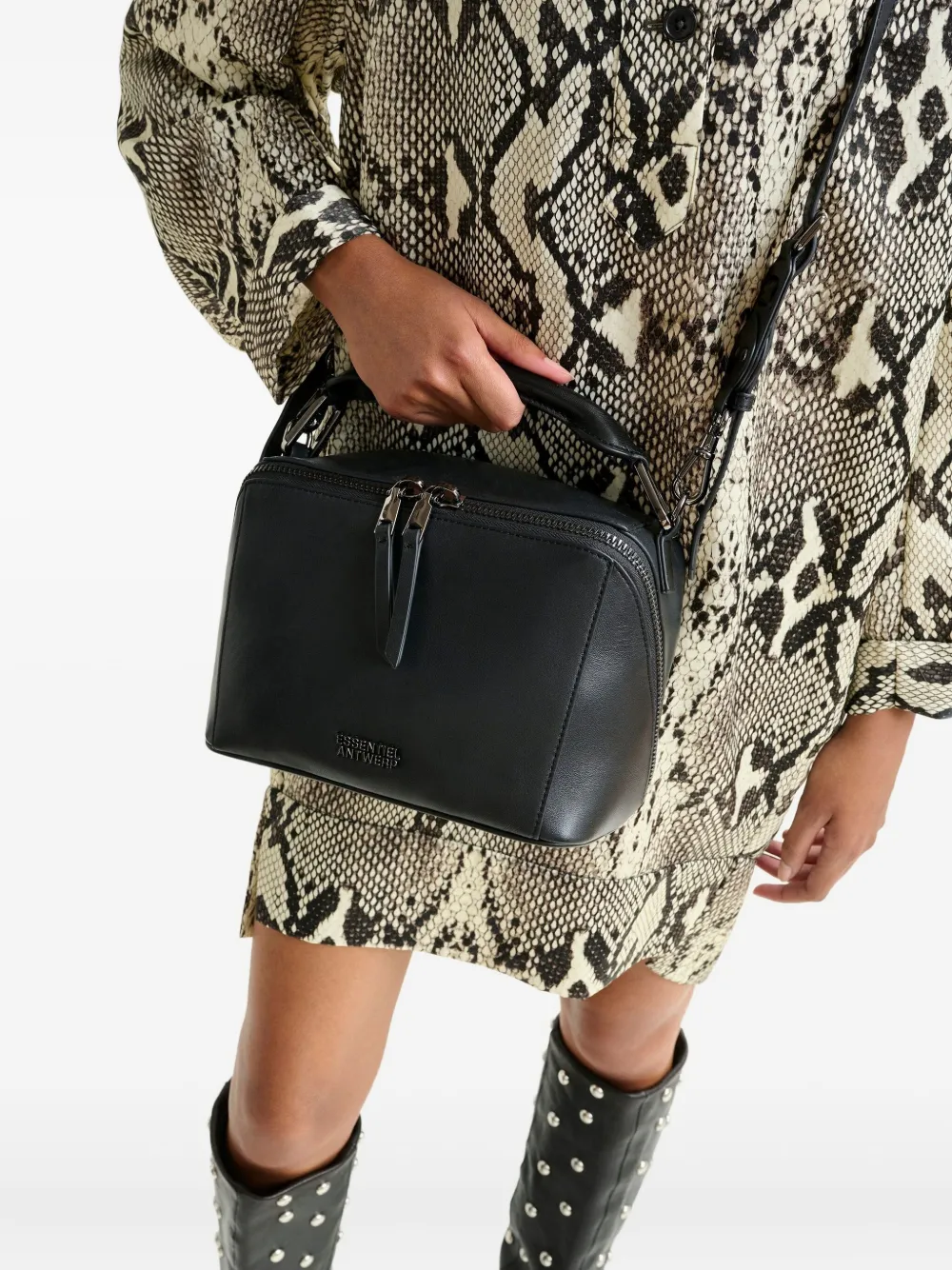 Essentiel Antwerp small Bobbi shoulder bag Zwart