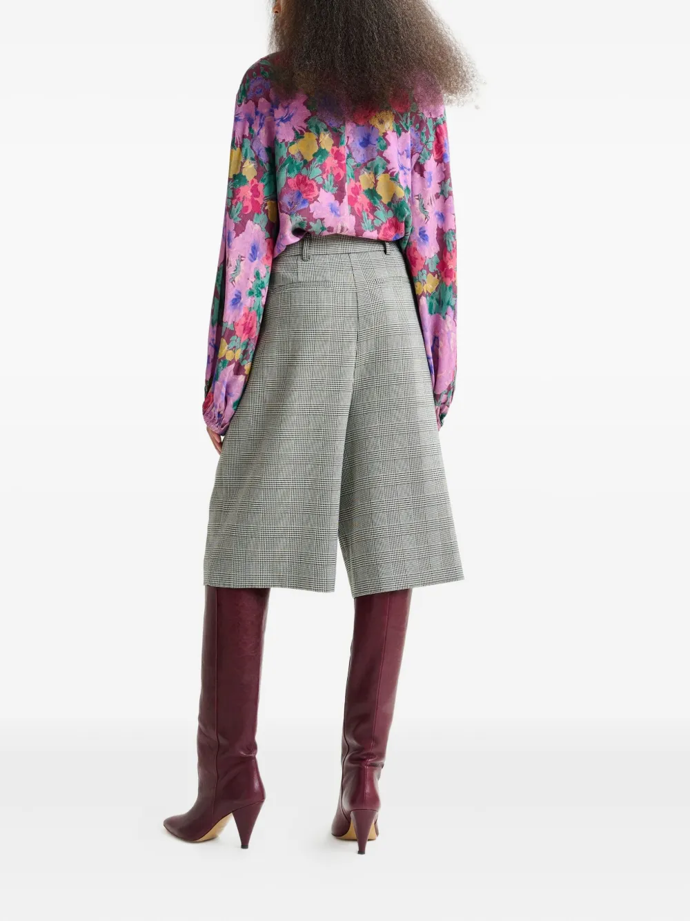 Essentiel Antwerp pleated checked knee-length shorts Grijs