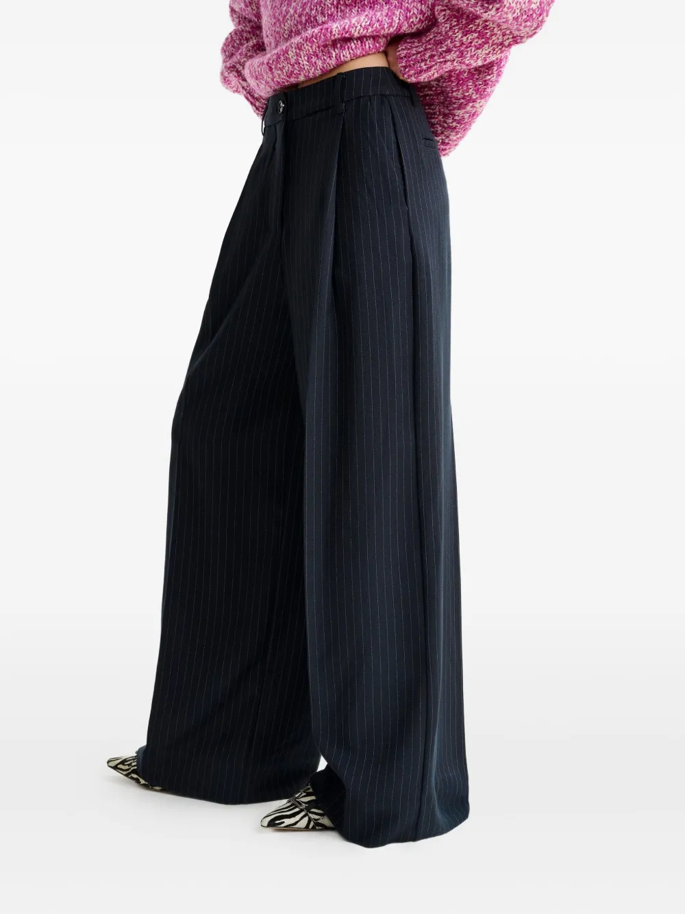 Essentiel Antwerp pinstripe-pattern pleated trousers Blauw