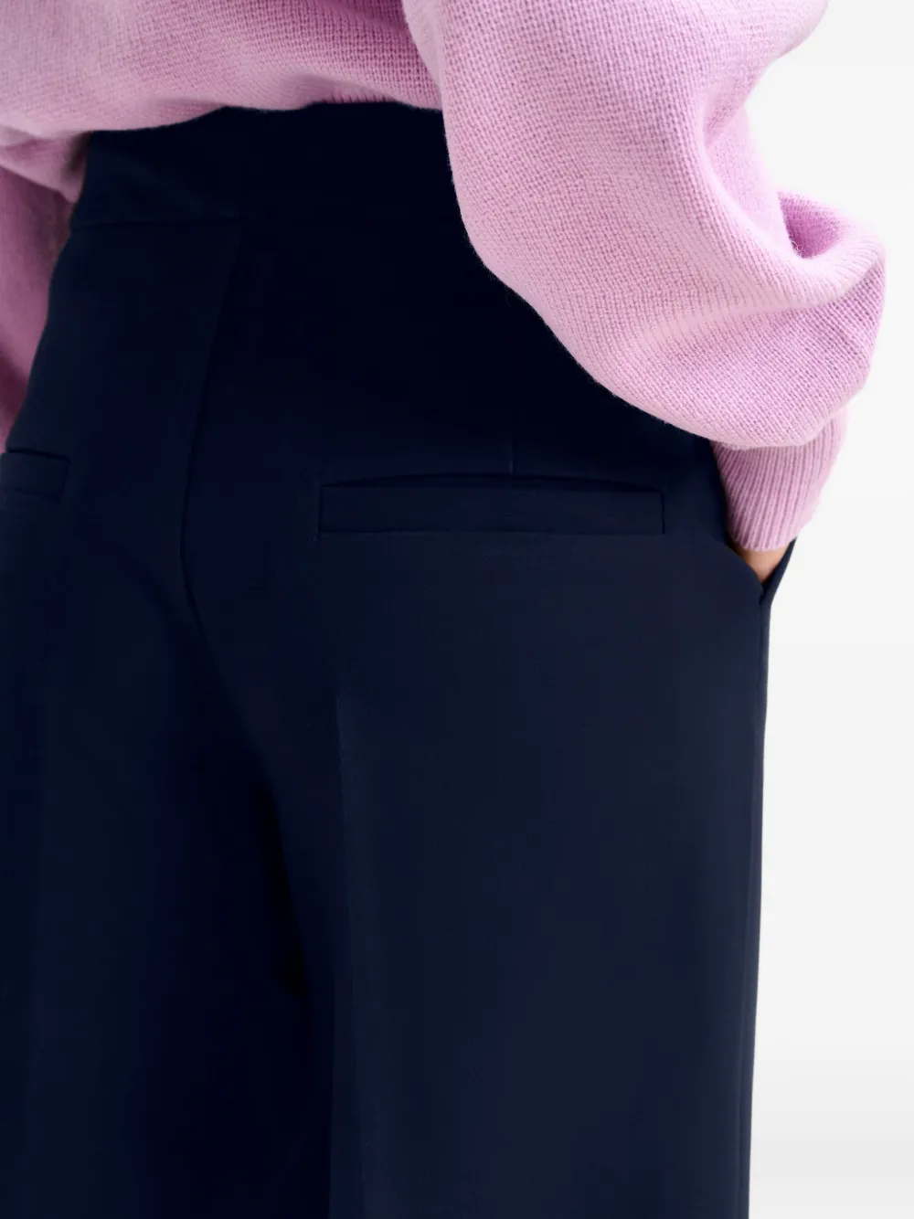 Essentiel Antwerp pressed-crease flared trousers Blauw
