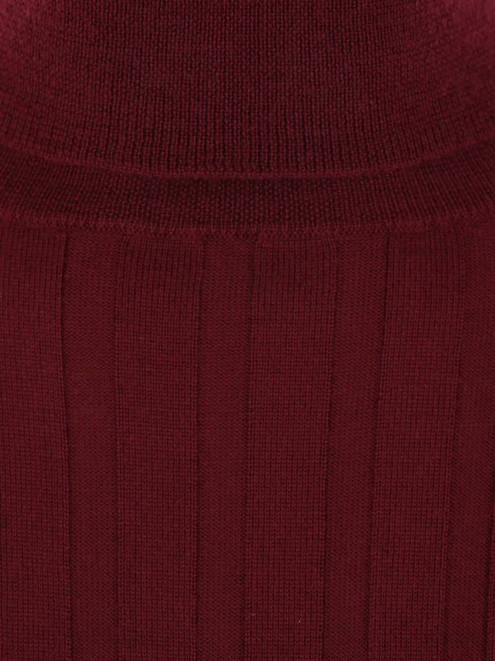 Allude Ribbed Turtleneck Sweater In Red