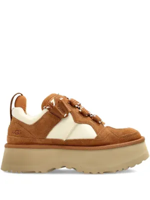 UGG リボンレース レザースニーカー | ピンク | FARFETCH JP