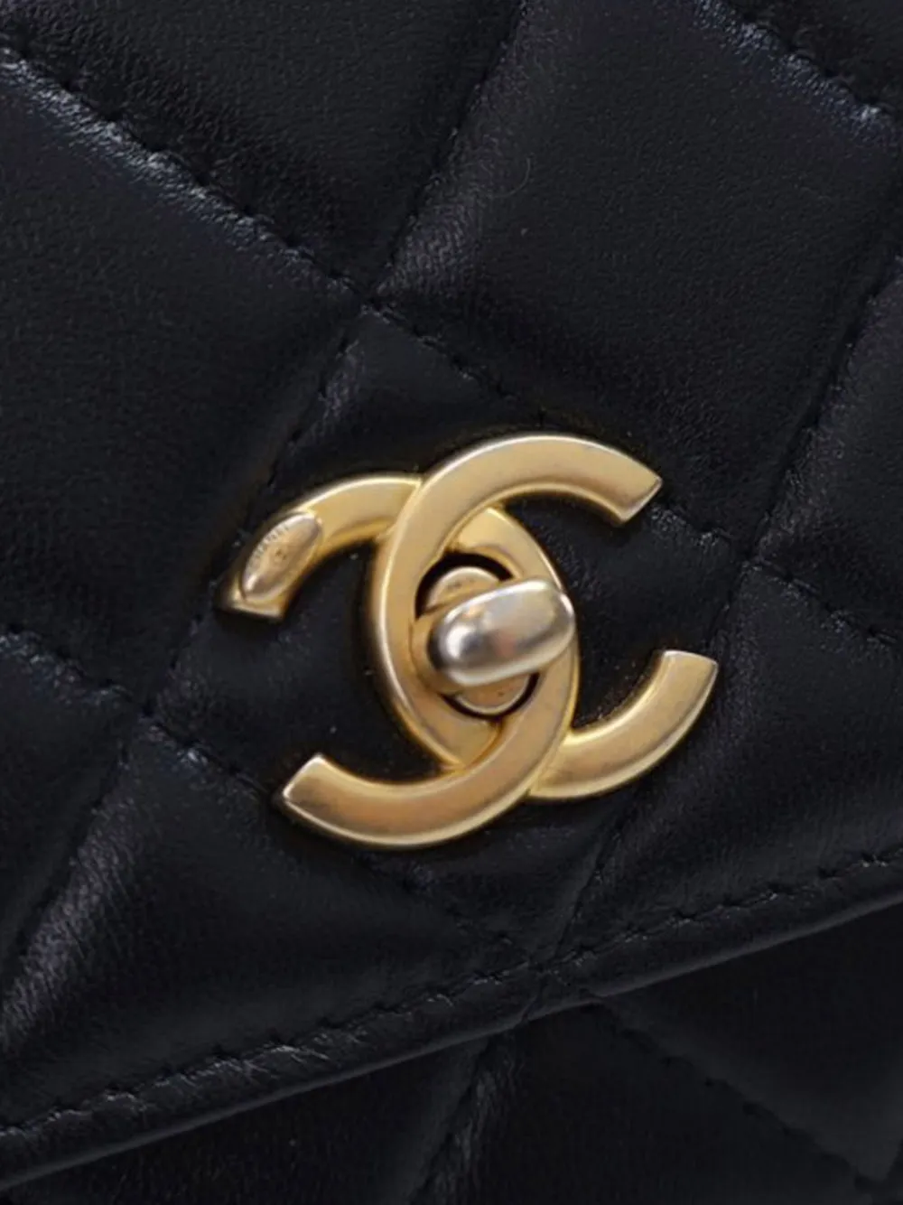 Pre-owned Chanel 2021-2025 Quilted Lambskin Pearl Crown Wallet On Chain Satchel In Black