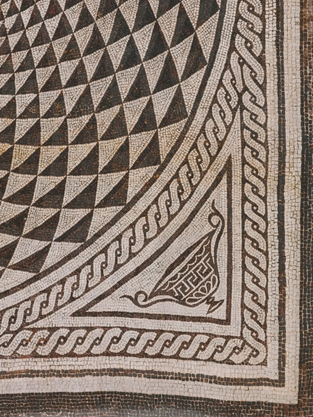 Faliero Sarti Mosaic-pattern Scarf In Brown