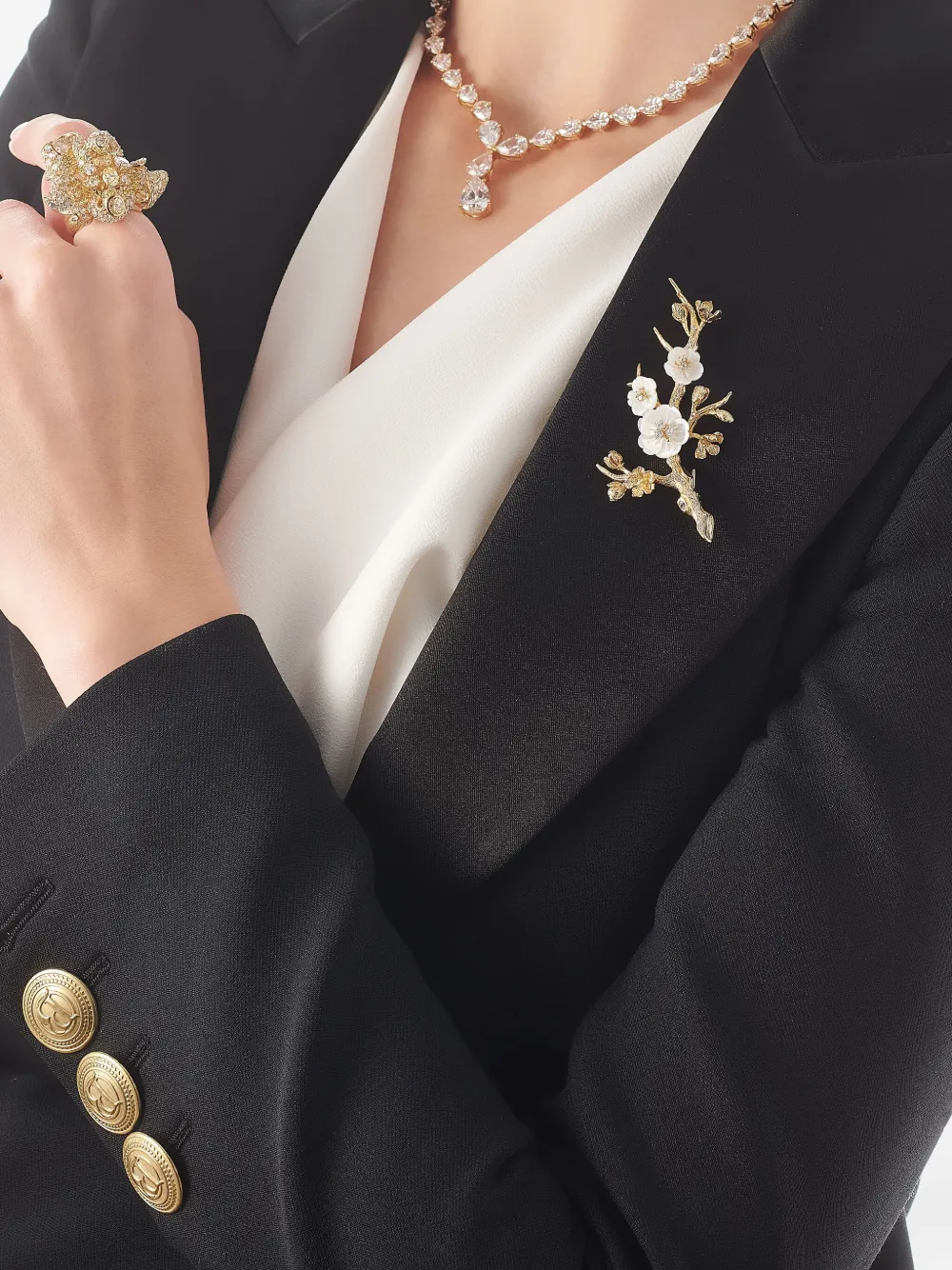 Anabela Chan Sakura Blossom diamond brooch | Image 2