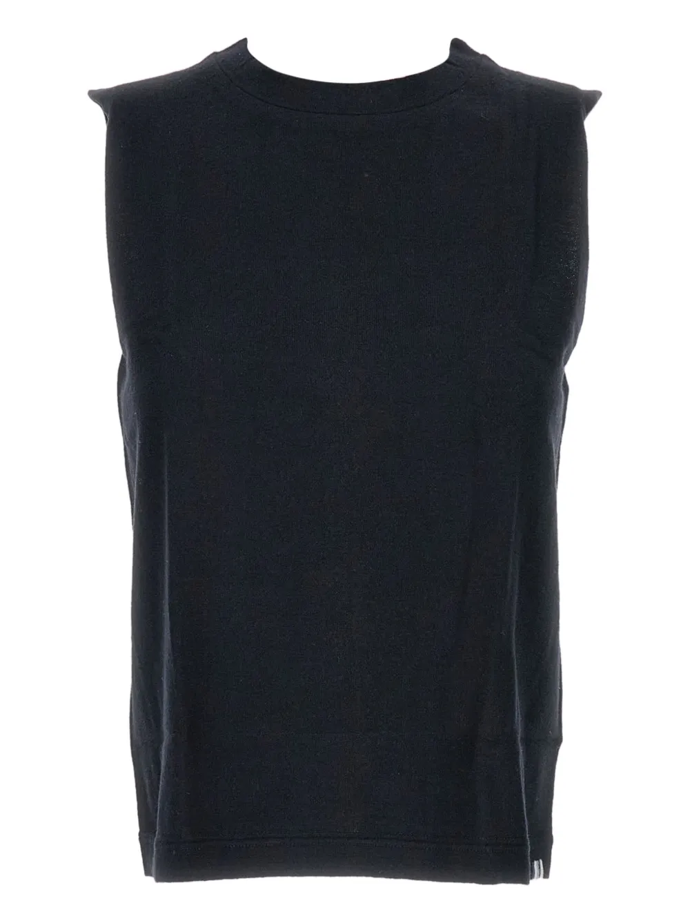 sleeveless top