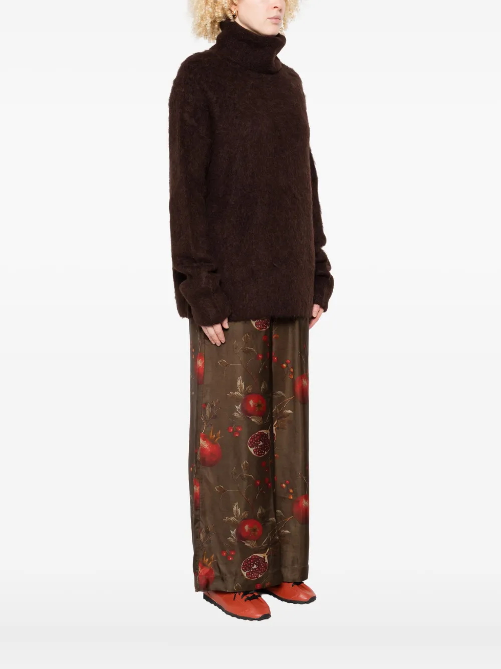 Uma Wang Turtleneck Fluffy Sweater In Brown