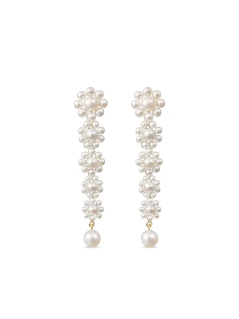 Sophie Bille Brahe aretes Marguerite Fleur en oro amarillo de 18kt con perlas de agua dulce
