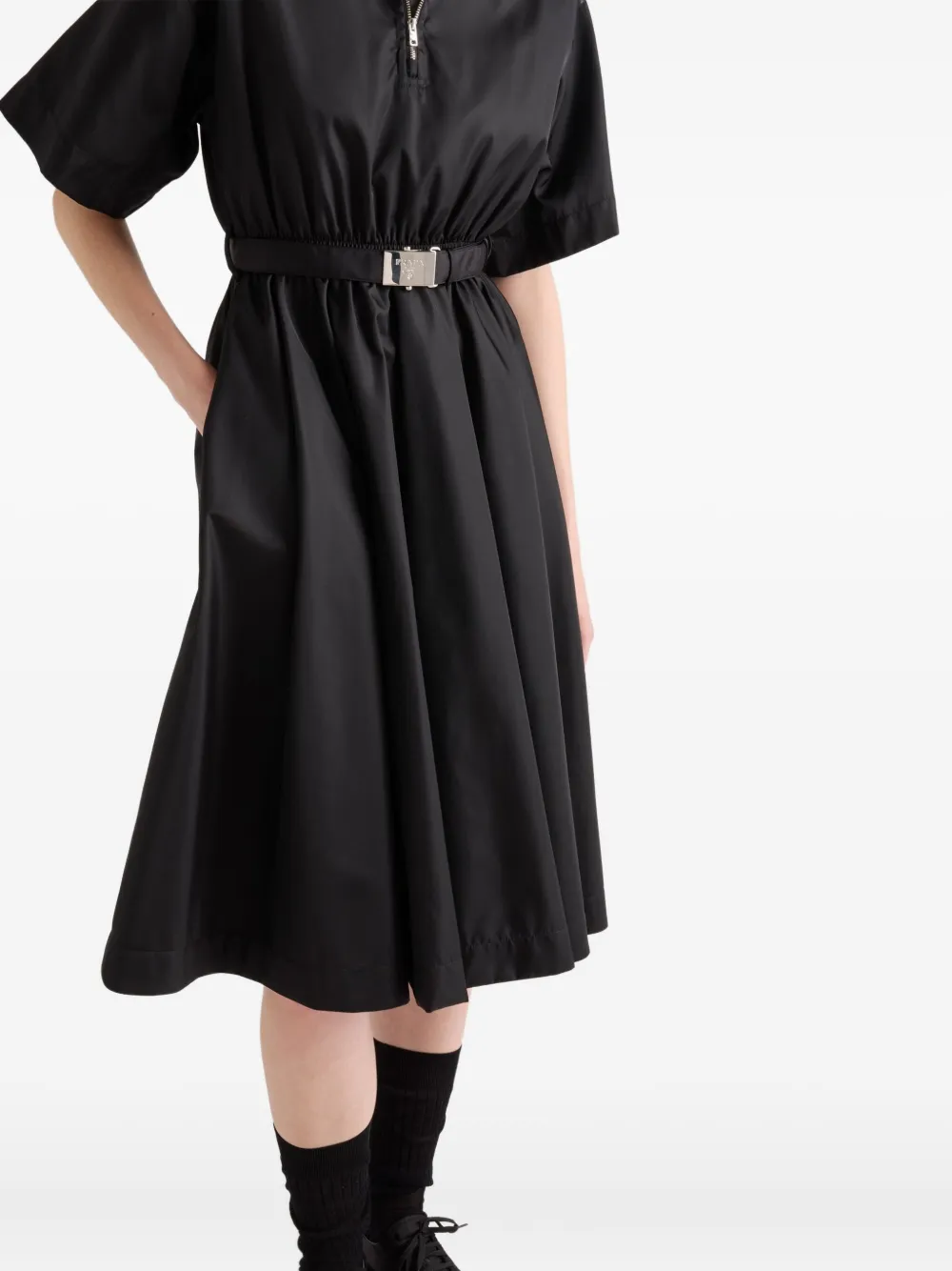 Prada Re-Nylon midi-jurk met ceintuur Zwart
