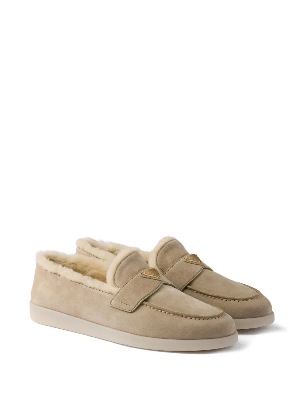 Prada Loafers van suède en lamswol - Beige
