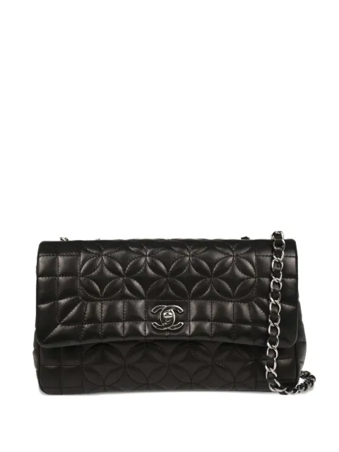 CHANEL Pre-Owned 2006 Choco Bar flower-stitch lambskin shoulder bag