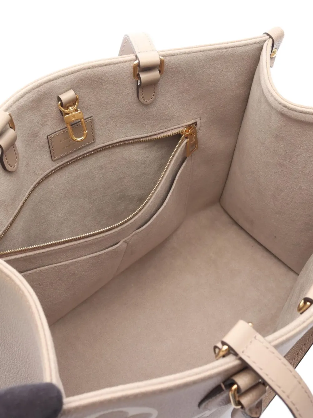 Pre-owned Louis Vuitton 2021 Onthego Mm Tote Bag In Neutral