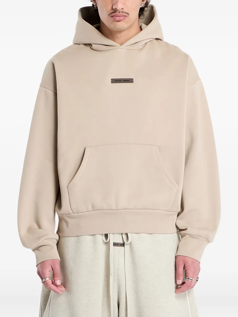 FEAR OF GOD ESSENTIALS Hoodie met logoplakkaat en buidelzak Beige