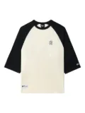 NEW ERA CAP raglan-sleeve logo-print T-shirt - Neutrals