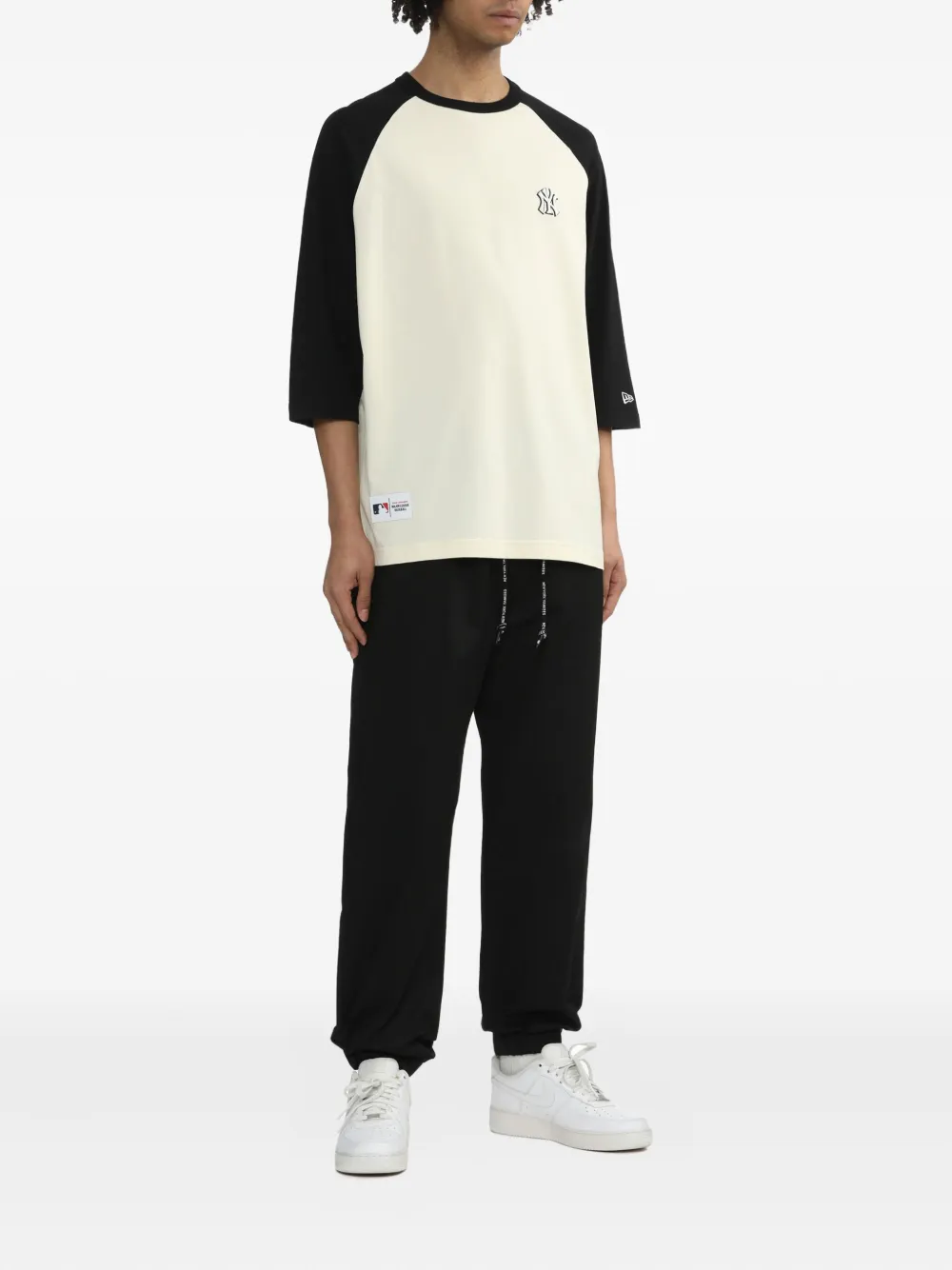 NEW ERA CAP raglan-sleeve logo-print T-shirt - Beige