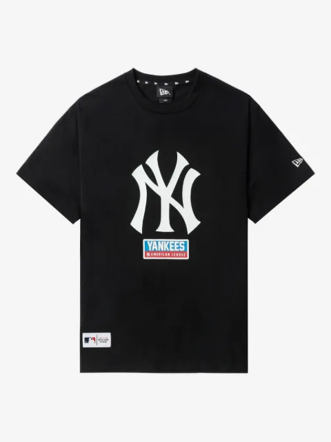 NEW ERA CAP playera con logo estampado